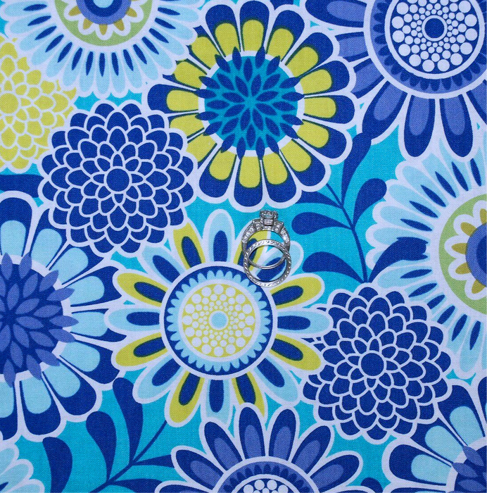 Cotton Fabric BTY Blue Shades Green White Flower Leaf Large Daisy Mum